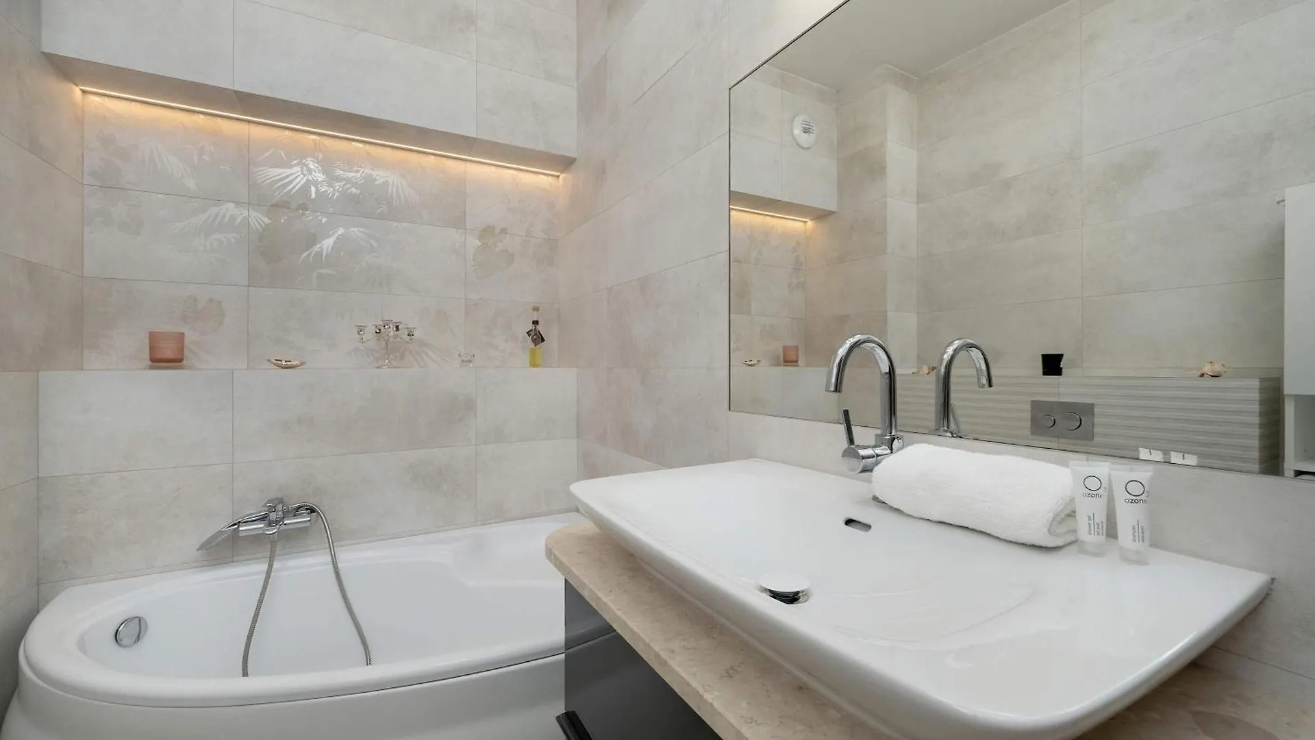 Charming Studio With Balcony In Wroclaw'S Nadodrze By Noclegi Renters شقة فروتسواف